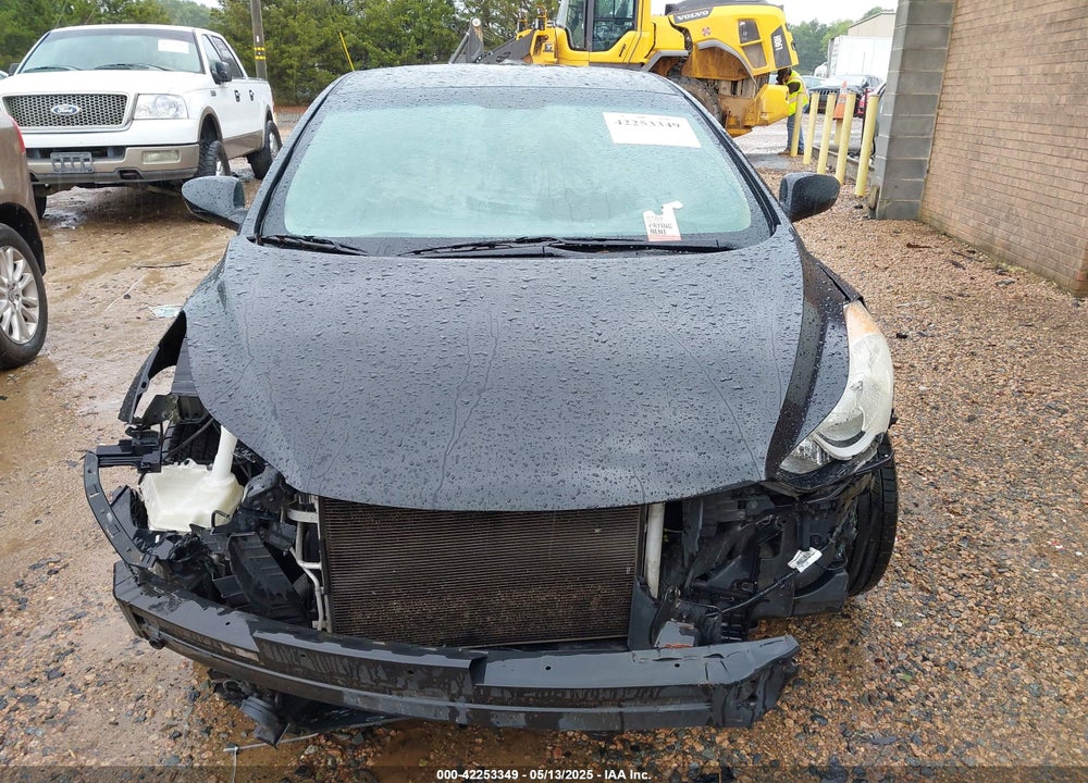 2012 HYUNDAI ELANTRA VIN: 5NPDH4AE8CH077105