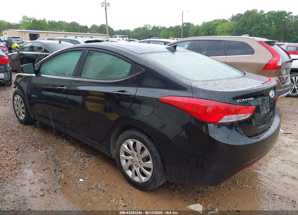 2012 HYUNDAI ELANTRA VIN: 5NPDH4AE8CH077105