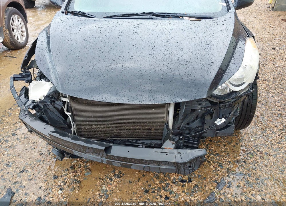 2012 HYUNDAI ELANTRA VIN: 5NPDH4AE8CH077105
