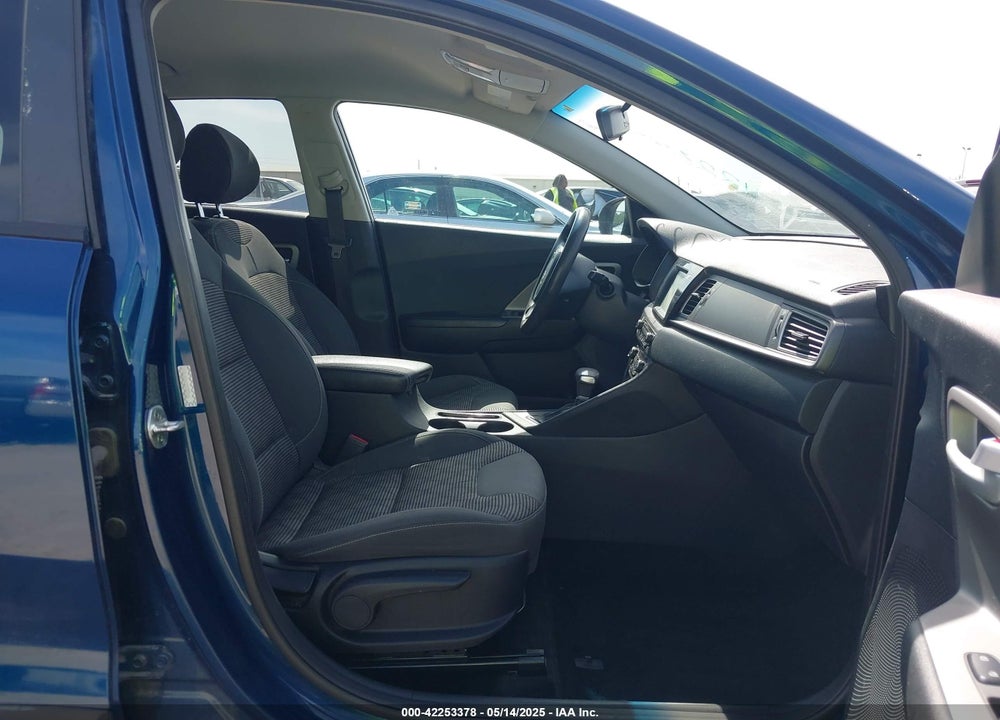 2017 KIA NIRO VIN: KNDCB3LC7H5078501