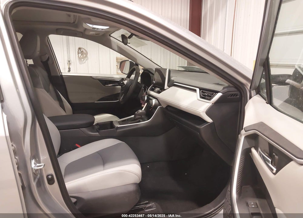 2024 TOYOTA RAV4 XLE PREMIUM VIN: 2T3A1RFV4RW434469