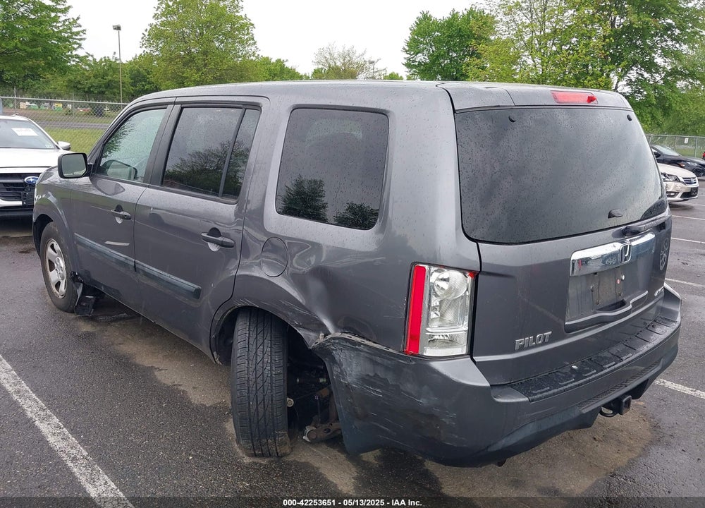 2014 HONDA PILOT LX VIN: 5FNYF4H27EB004568