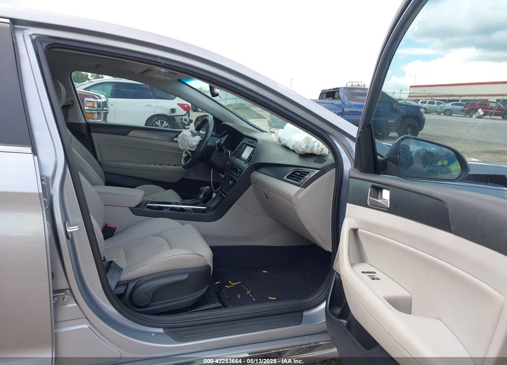 2017 HYUNDAI SONATA VIN: 5NPE34AF6HH438222