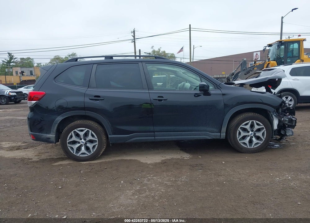 2021 SUBARU FORESTER PREMIUM VIN: JF2SKAJC4MH469652