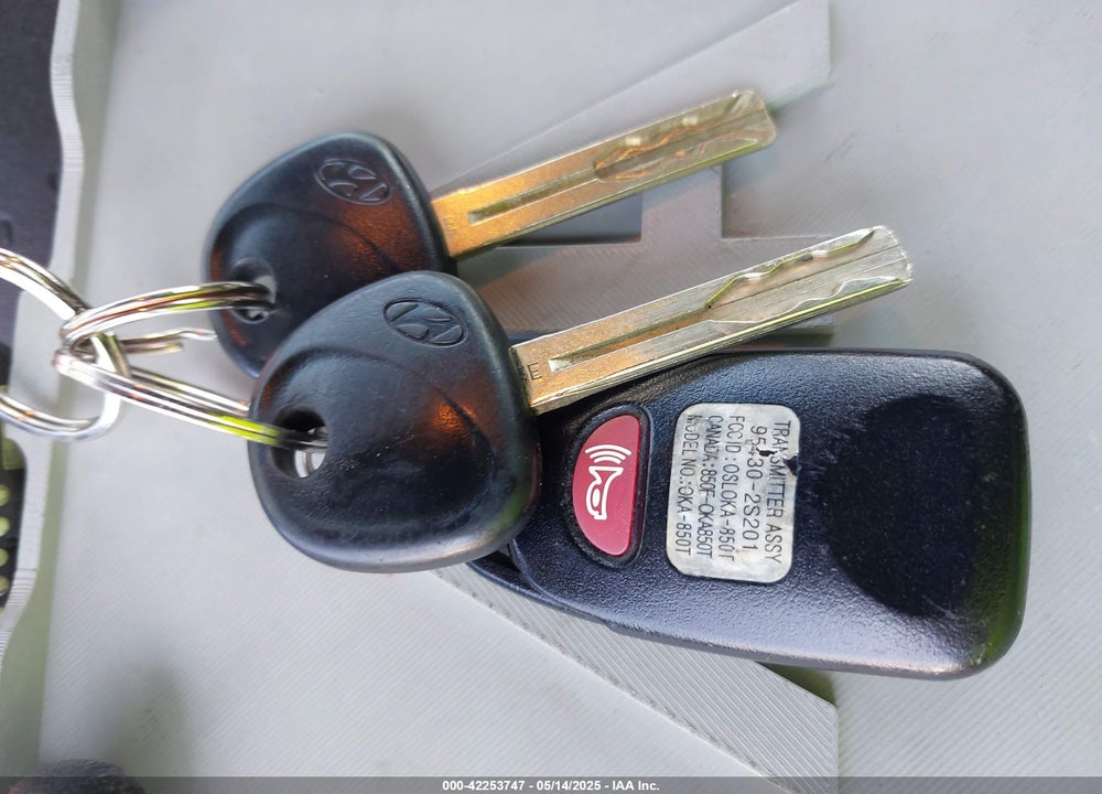 2012 HYUNDAI TUCSON VIN: KM8JUCAC8CU490781