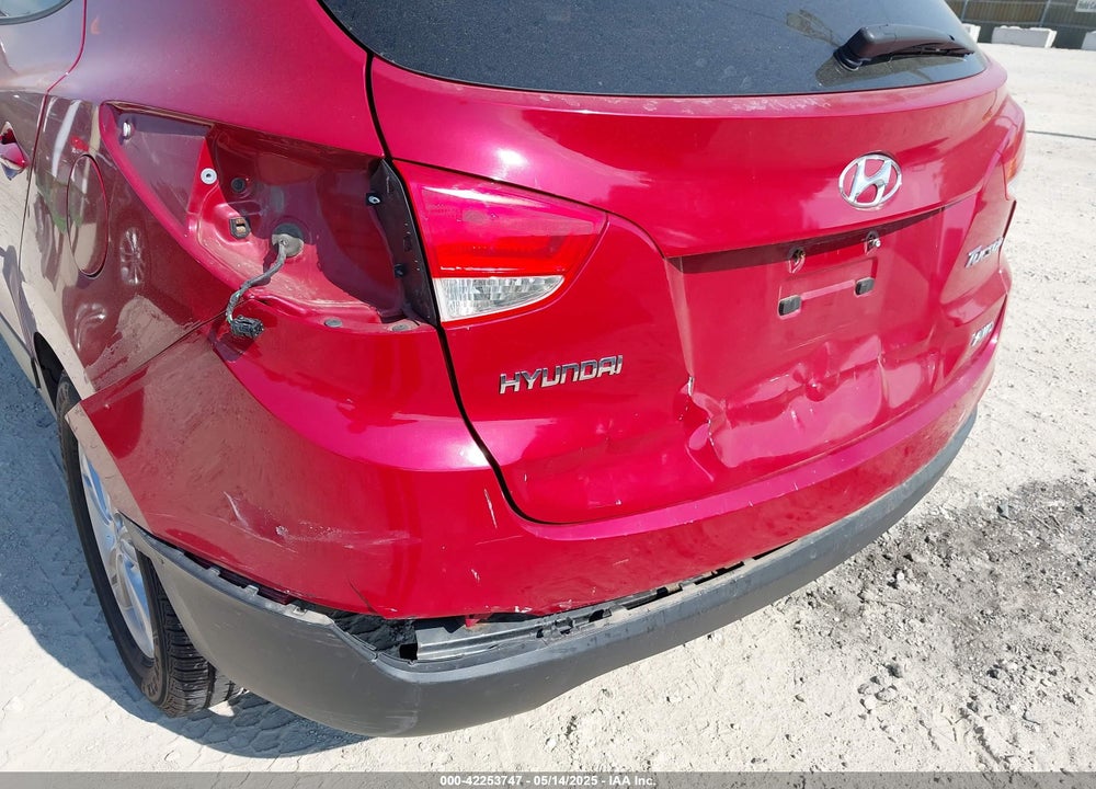 2012 HYUNDAI TUCSON VIN: KM8JUCAC8CU490781