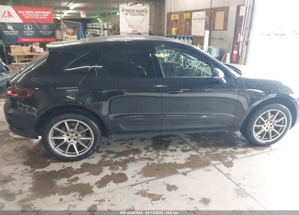 2018 PORSCHE MACAN S VIN: WP1AB2A55JLB32335