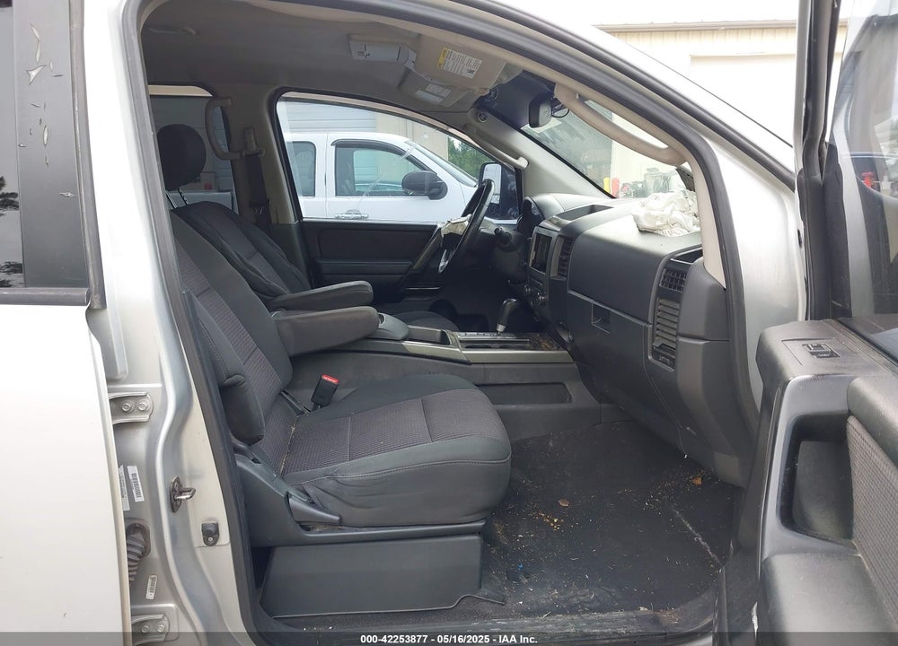 2011 NISSAN TITAN SV VIN: 1N6AA0EDXBN301066