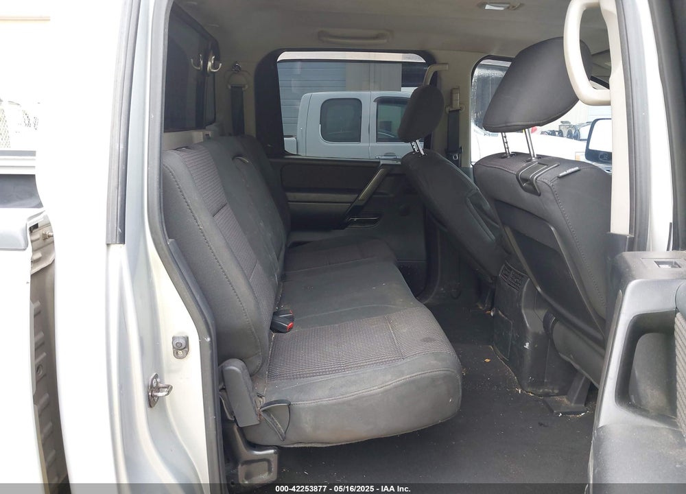 2011 NISSAN TITAN SV VIN: 1N6AA0EDXBN301066