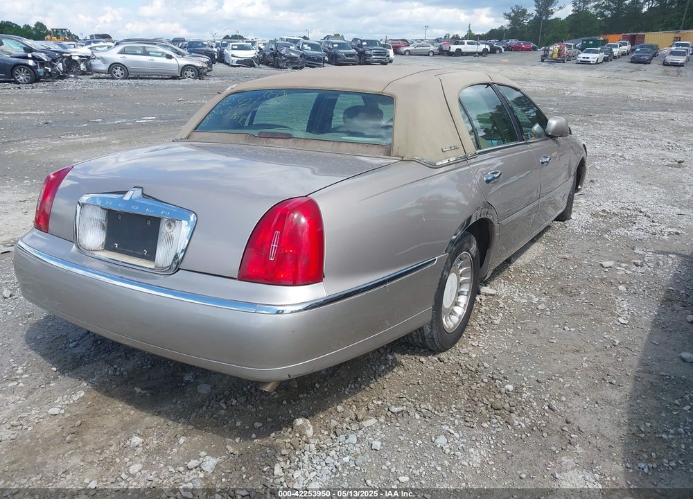 2001 LINCOLN TOWN CAR EXECUTIVE VIN: 1LNHM81W61Y685421