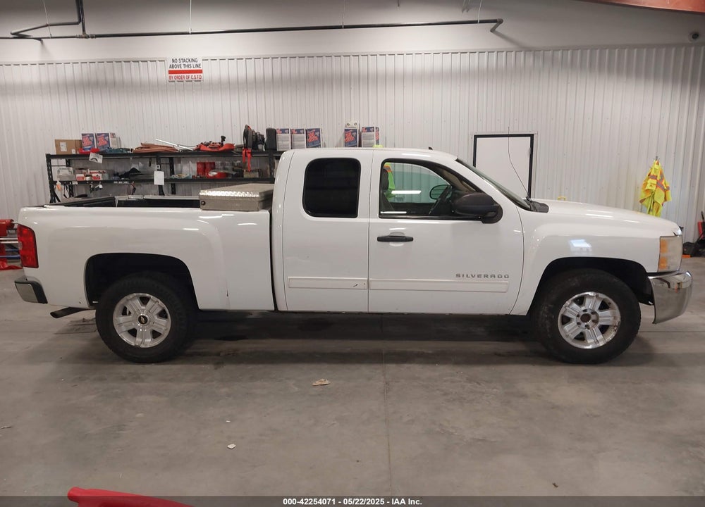2013 CHEVROLET SILVERADO 1500 VIN: 1GCRCSE00DZ349521
