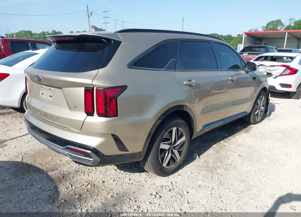 2021 KIA SORENTO VIN: 5XYRL4LC2MG002618