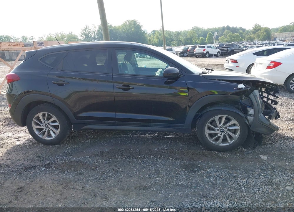 2016 HYUNDAI TUCSON SE VIN: KM8J3CA46GU099405