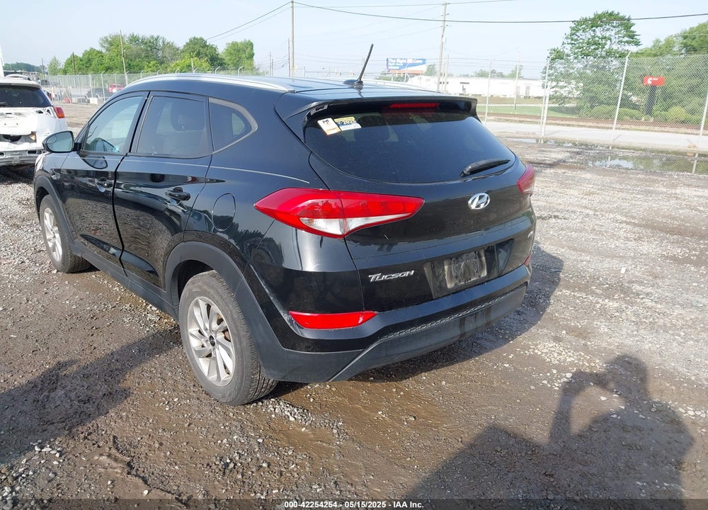 2016 HYUNDAI TUCSON SE VIN: KM8J3CA46GU099405