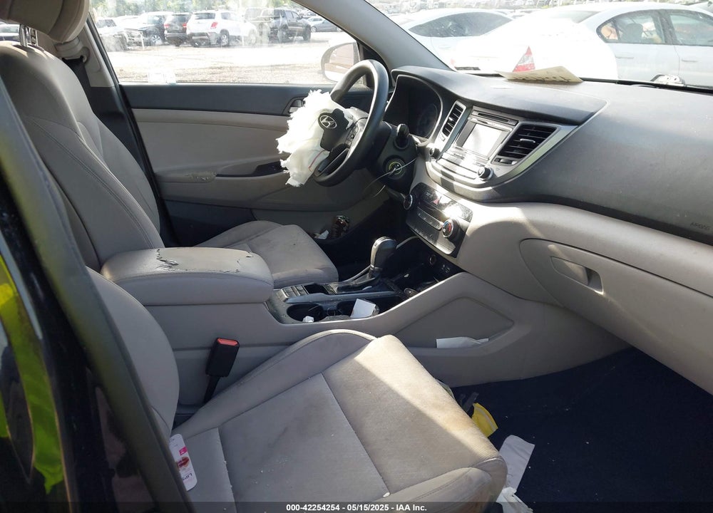 2016 HYUNDAI TUCSON SE VIN: KM8J3CA46GU099405