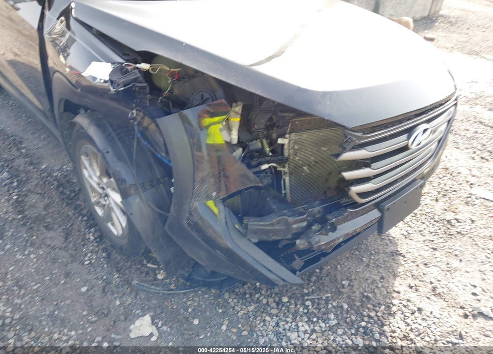 2016 HYUNDAI TUCSON SE VIN: KM8J3CA46GU099405