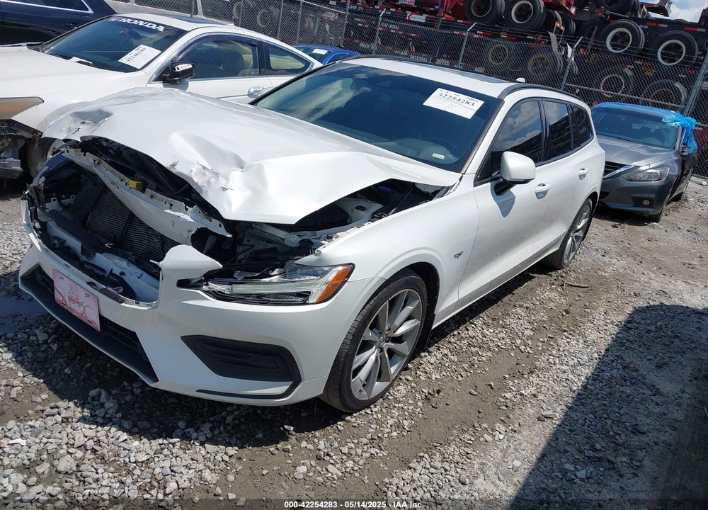 2020 VOLVO V60 VIN: YV1102EKXL2398556
