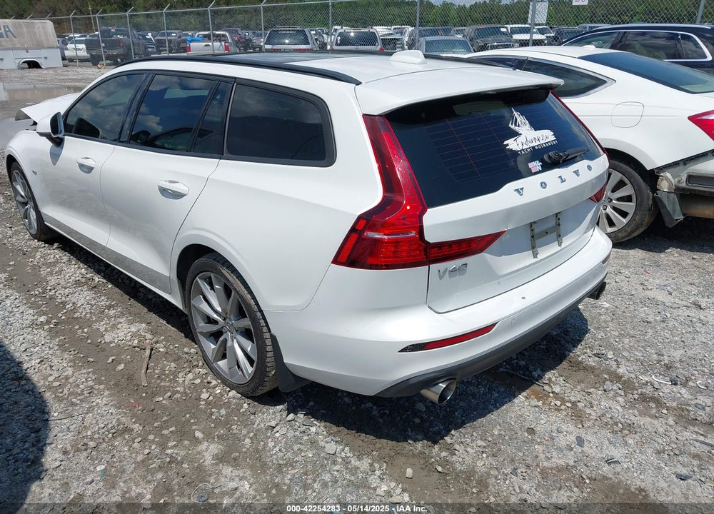 2020 VOLVO V60 VIN: YV1102EKXL2398556