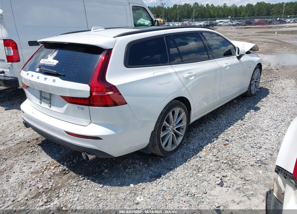 2020 VOLVO V60 VIN: YV1102EKXL2398556