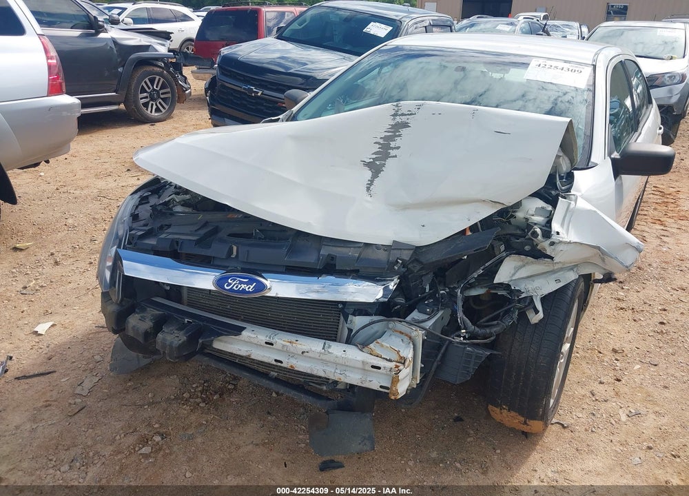 2011 FORD FUSION VIN: 3FAHP0GAXBR268804