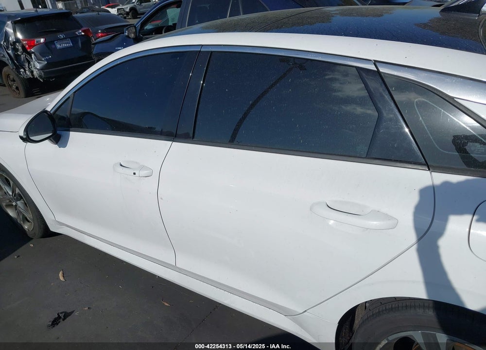 2022 KIA K5 VIN: 5XXG34J2XNG143797