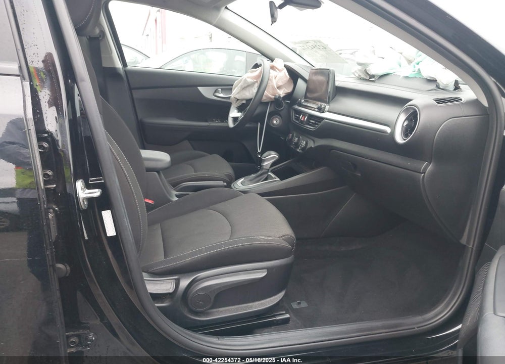 2023 KIA FORTE VIN: 3KPF24AD5PE584927