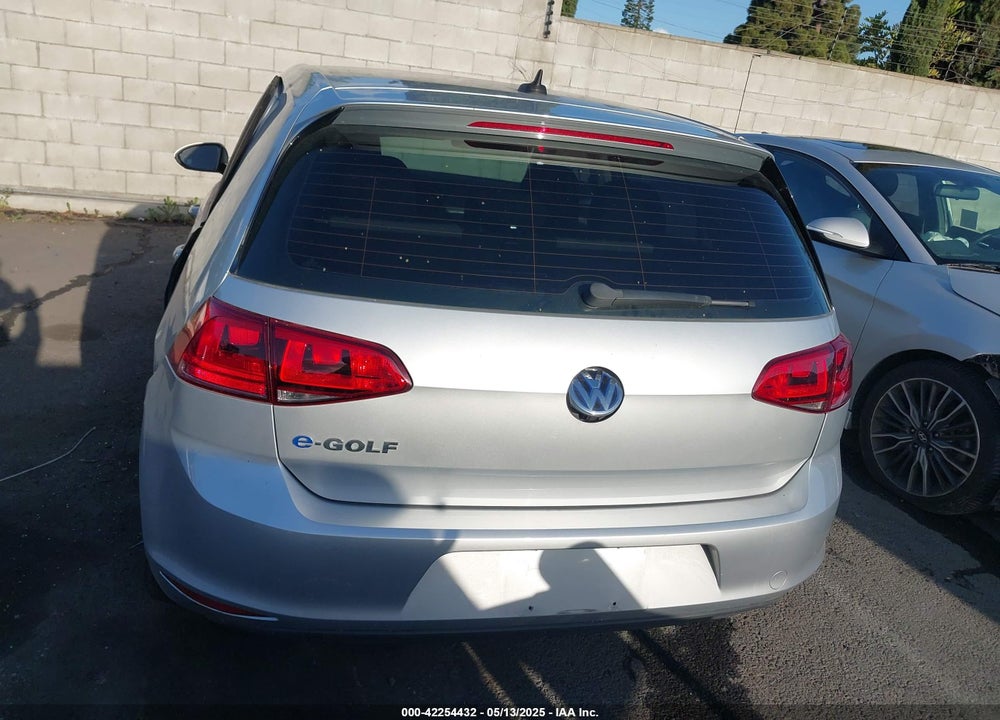 2016 VOLKSWAGEN E-GOLF SE VIN: WVWKP7AU1GW909192