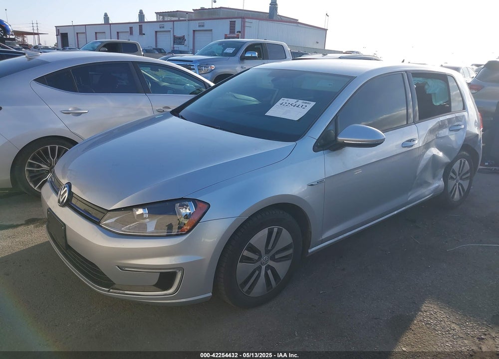 2016 VOLKSWAGEN E-GOLF SE VIN: WVWKP7AU1GW909192