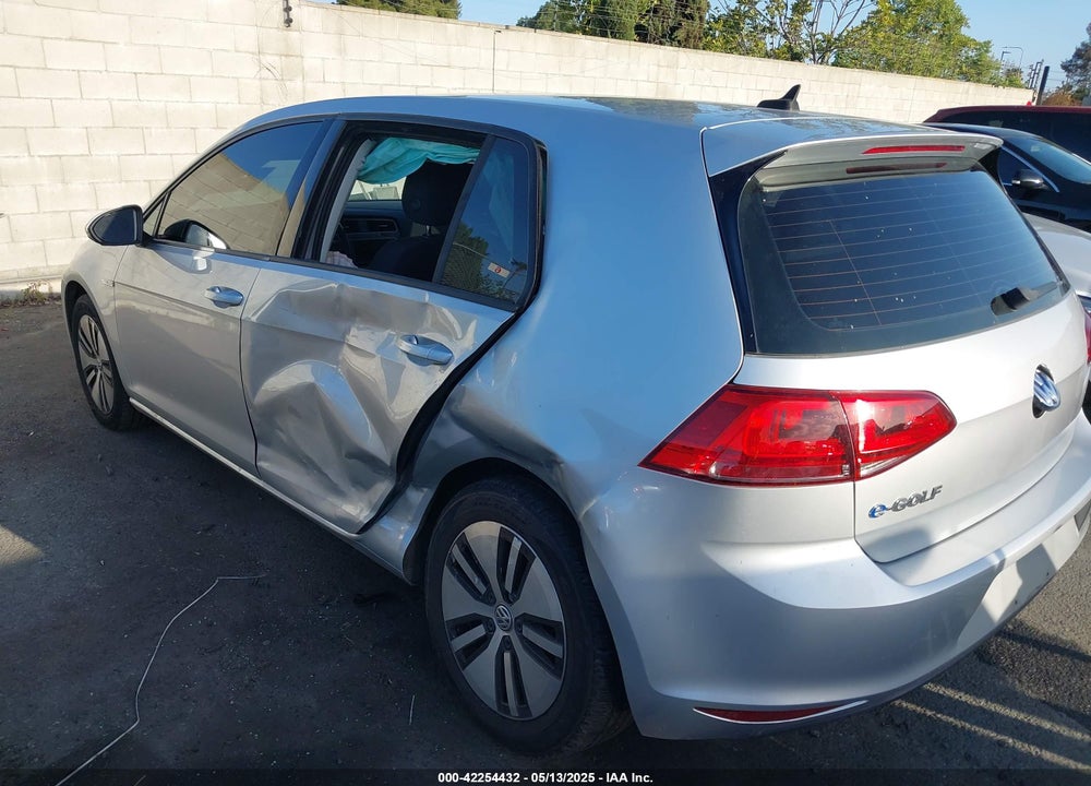 2016 VOLKSWAGEN E-GOLF SE VIN: WVWKP7AU1GW909192