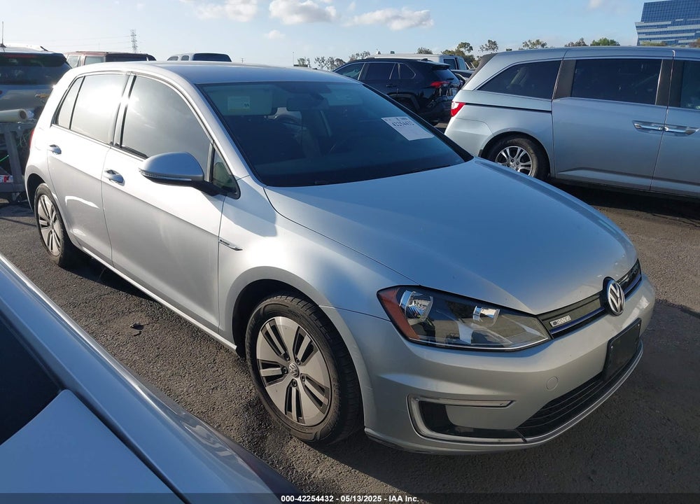 2016 VOLKSWAGEN E-GOLF SE VIN: WVWKP7AU1GW909192