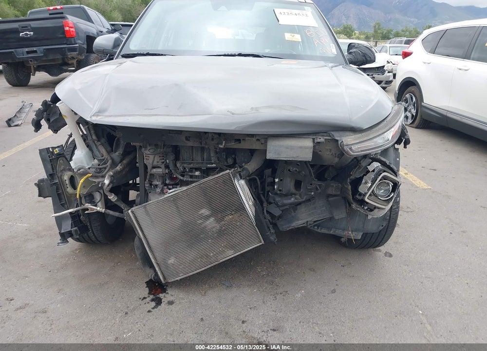 2022 HYUNDAI VENUE VIN: KMHRC8A38NU132294