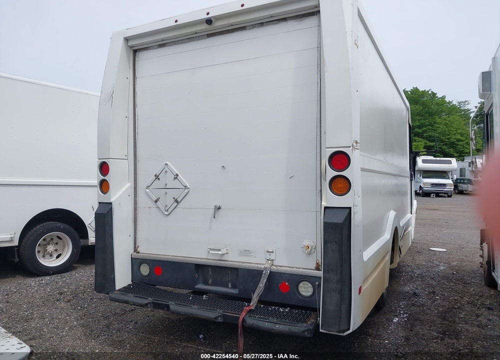 2017 ISUZU REACH VIN: JALB4T177H7W00431