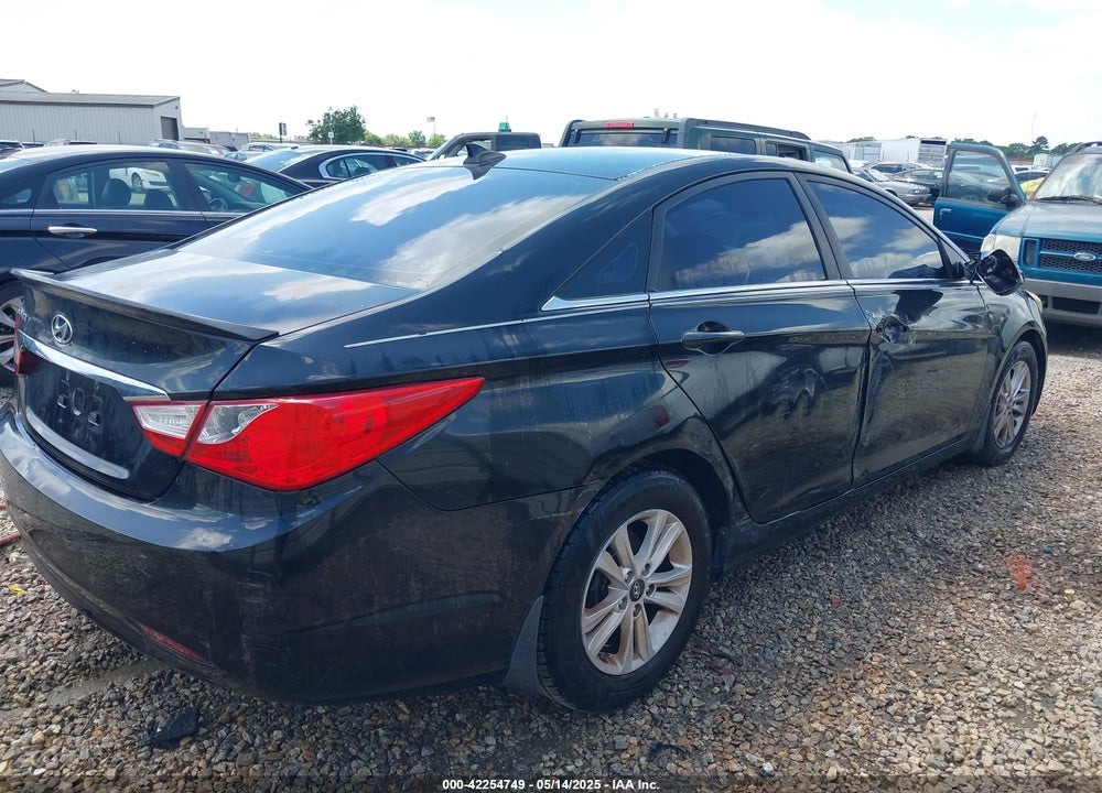 2013 HYUNDAI SONATA VIN: 5NPEB4AC5DH565613