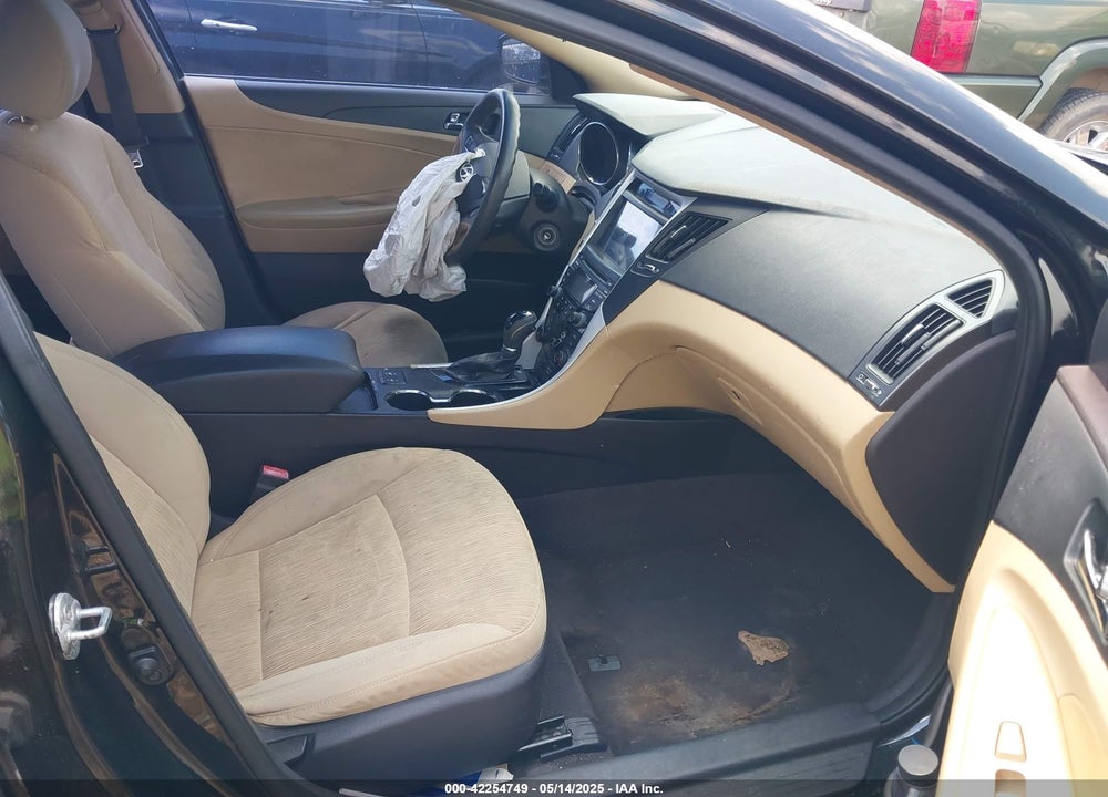 2013 HYUNDAI SONATA VIN: 5NPEB4AC5DH565613