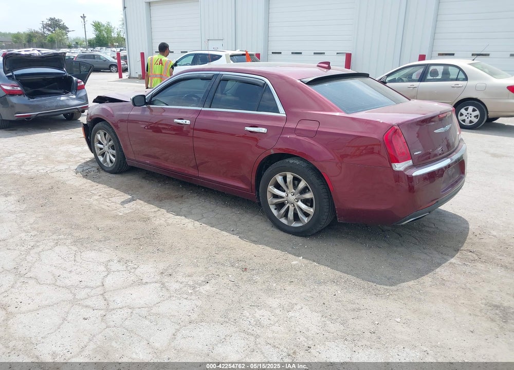 2016 CHRYSLER 300 VIN: 2C3CCARG2GH142595