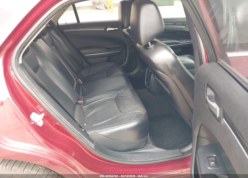 2016 CHRYSLER 300 VIN: 2C3CCARG2GH142595