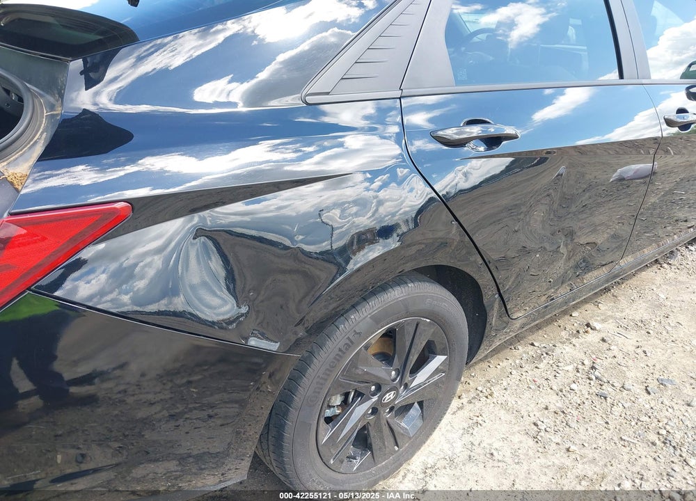2021 HYUNDAI ELANTRA VIN: KMHLS4AGXMU212716