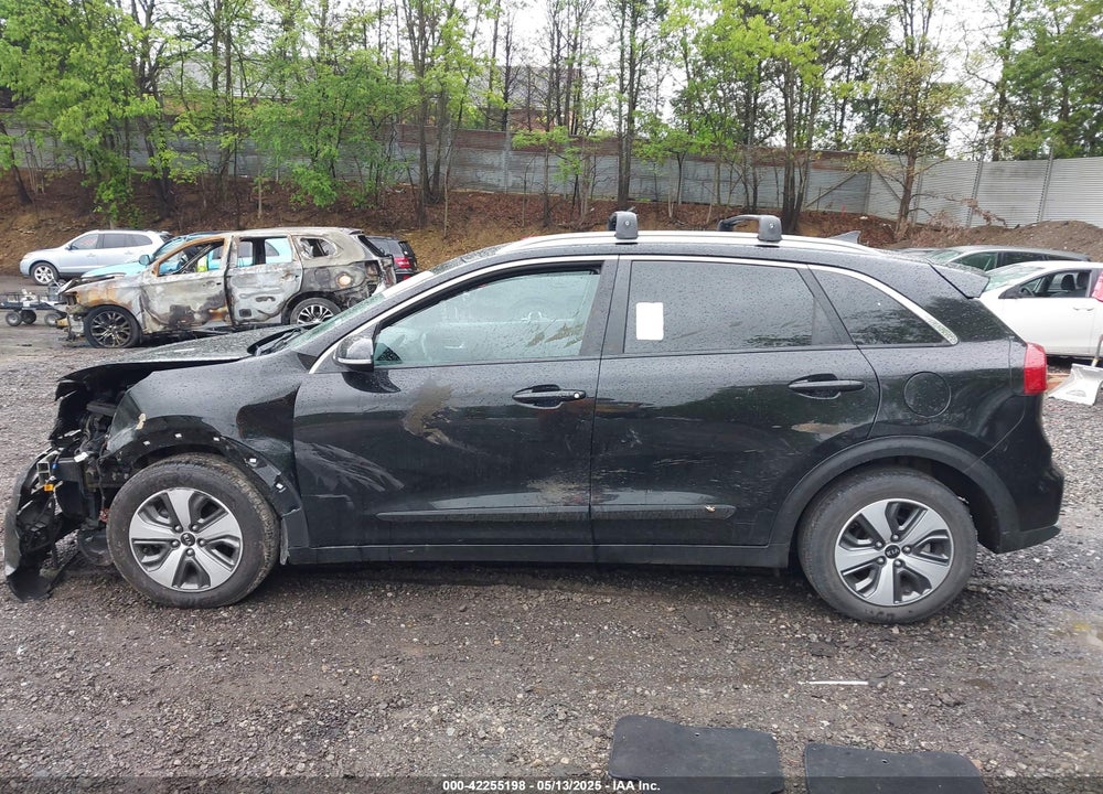 2017 KIA NIRO VIN: KNDCC3LC2H5066656
