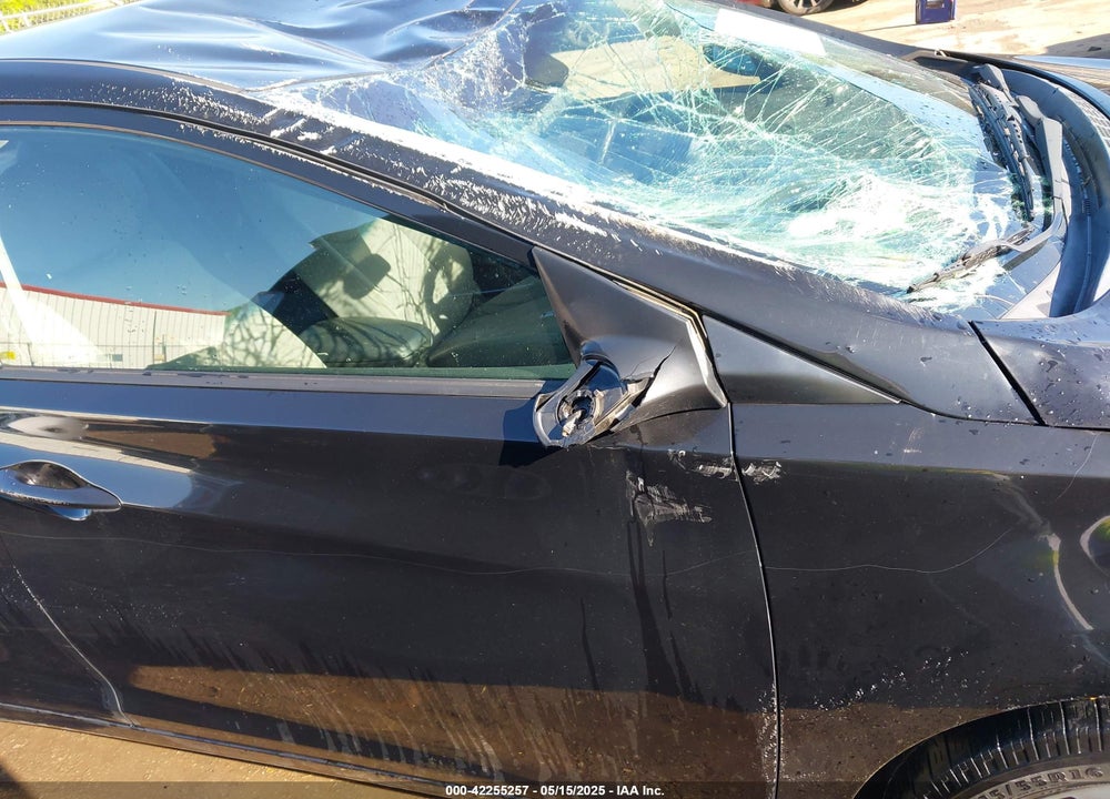 2013 HYUNDAI ELANTRA VIN: KMHDH4AE8DU989736