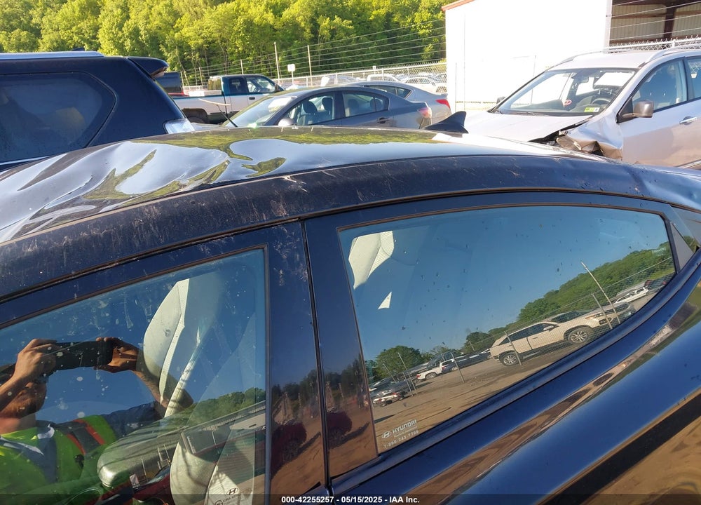 2013 HYUNDAI ELANTRA VIN: KMHDH4AE8DU989736