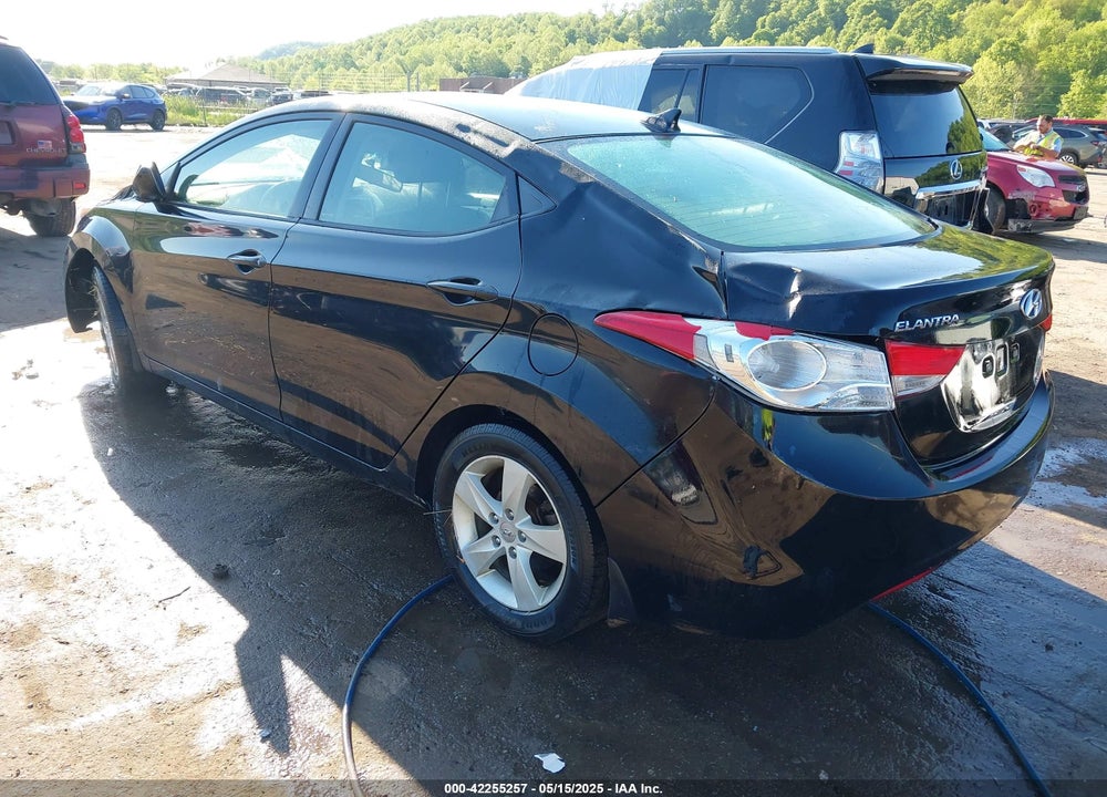 2013 HYUNDAI ELANTRA VIN: KMHDH4AE8DU989736