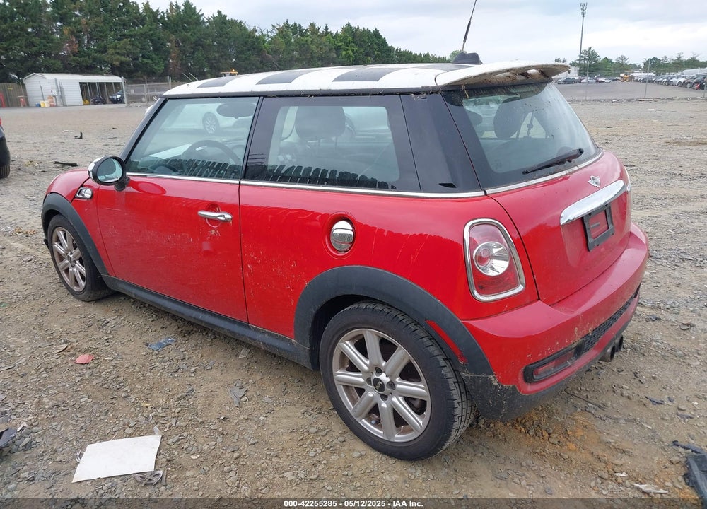 2012 MINI COOPER S VIN: WMWSV3C52CT385757