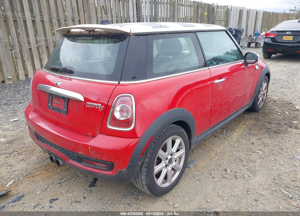 2012 MINI COOPER S VIN: WMWSV3C52CT385757