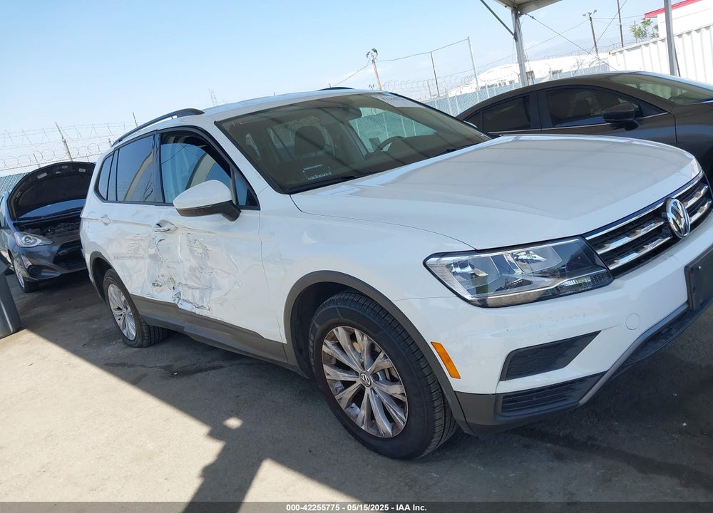2019 VOLKSWAGEN TIGUAN VIN: 3VV1B7AX2KM176326