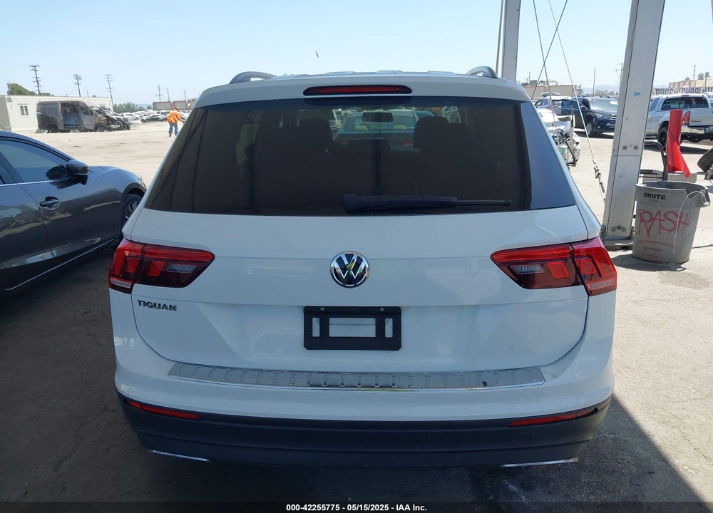 2019 VOLKSWAGEN TIGUAN VIN: 3VV1B7AX2KM176326