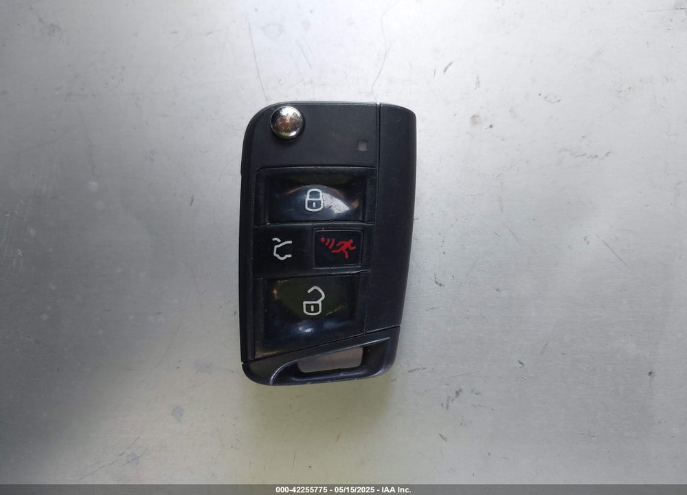 2019 VOLKSWAGEN TIGUAN VIN: 3VV1B7AX2KM176326