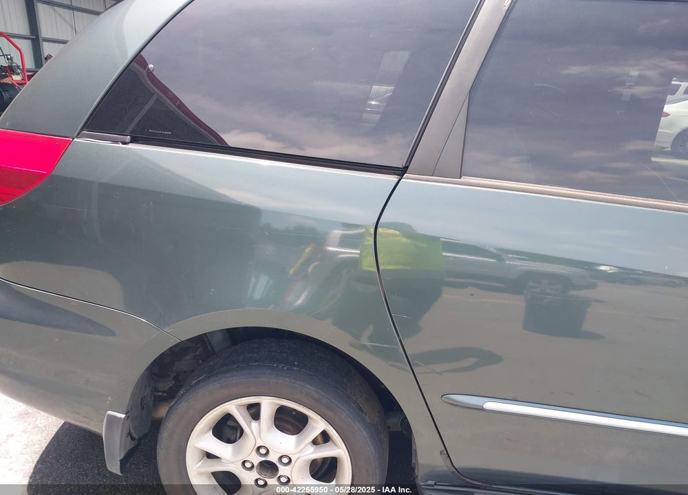 2004 TOYOTA SIENNA VIN: 5TDZA22C84S089360