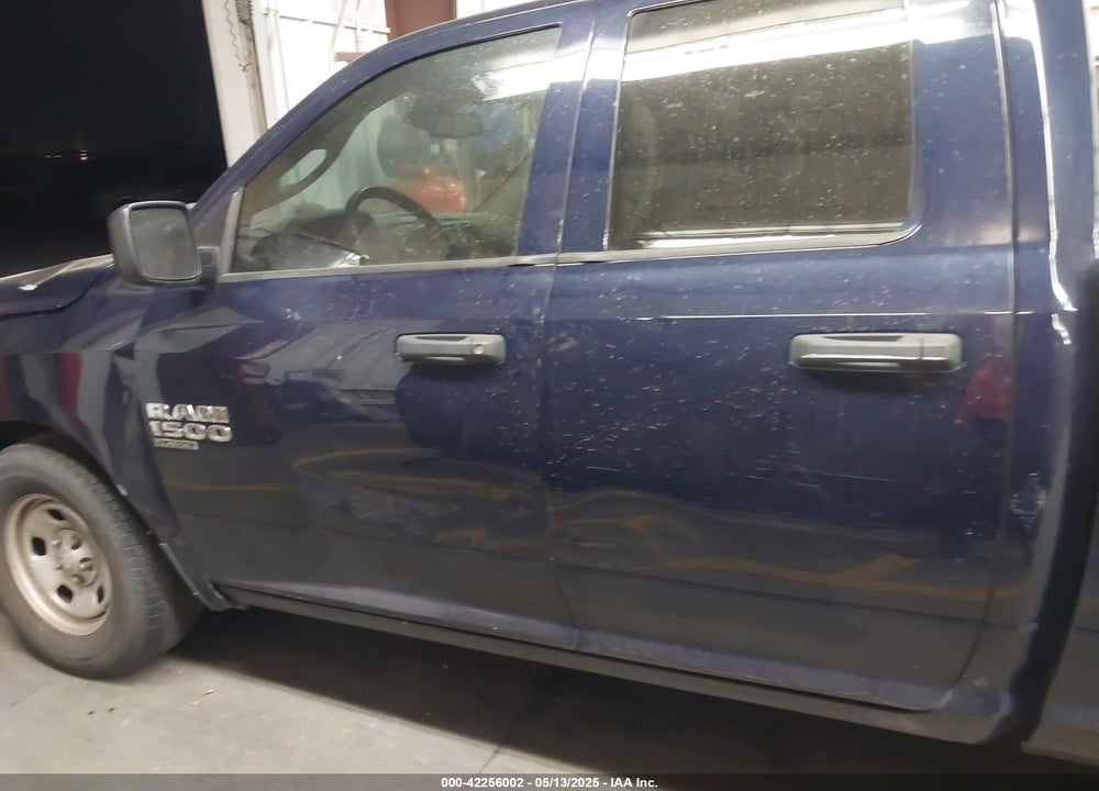 2019 RAM 1500 CLASSIC VIN: 1C6RR6FG8KS586787
