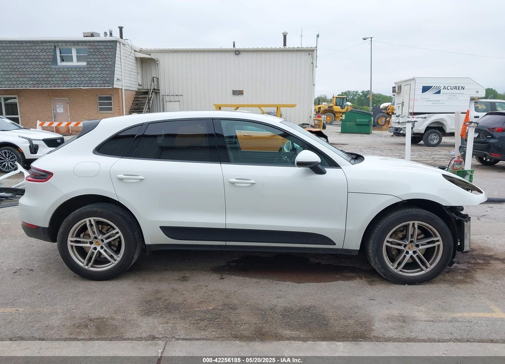 2016 PORSCHE MACAN VIN: WP1AB2A54GLB53864