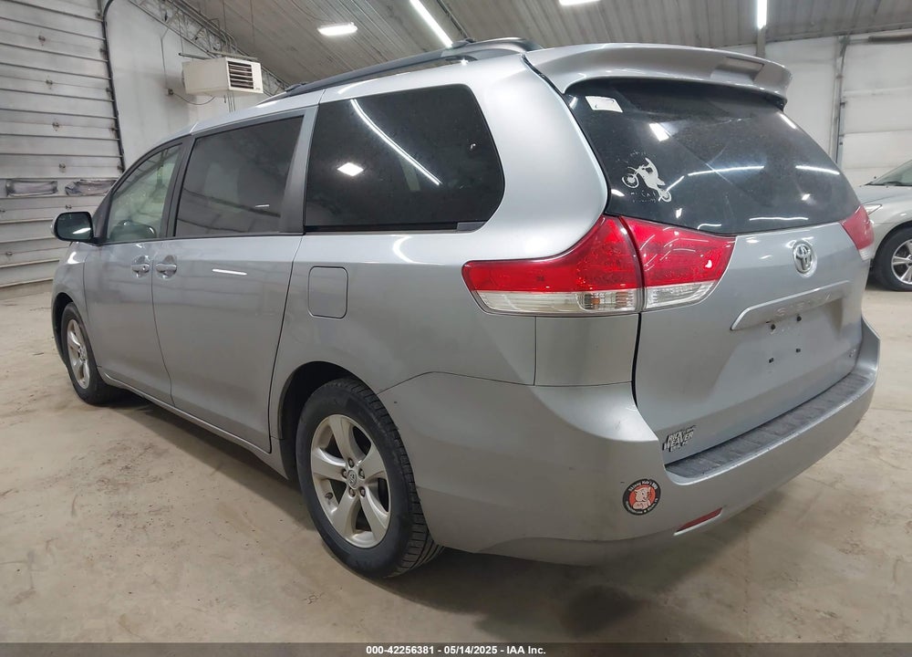2014 TOYOTA SIENNA LE V6 8 PASSENGER VIN: 5TDKK3DC7ES521116